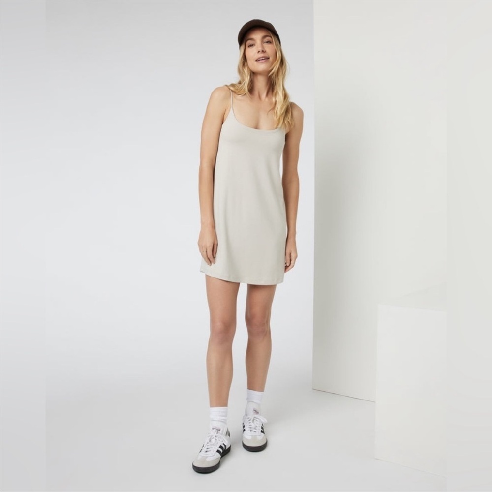 Vuori Lux Performance Dress